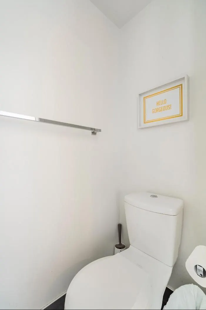 High Rise Condo With Stunning Lake And Cn Tower View Toronto 0*,  Kanada